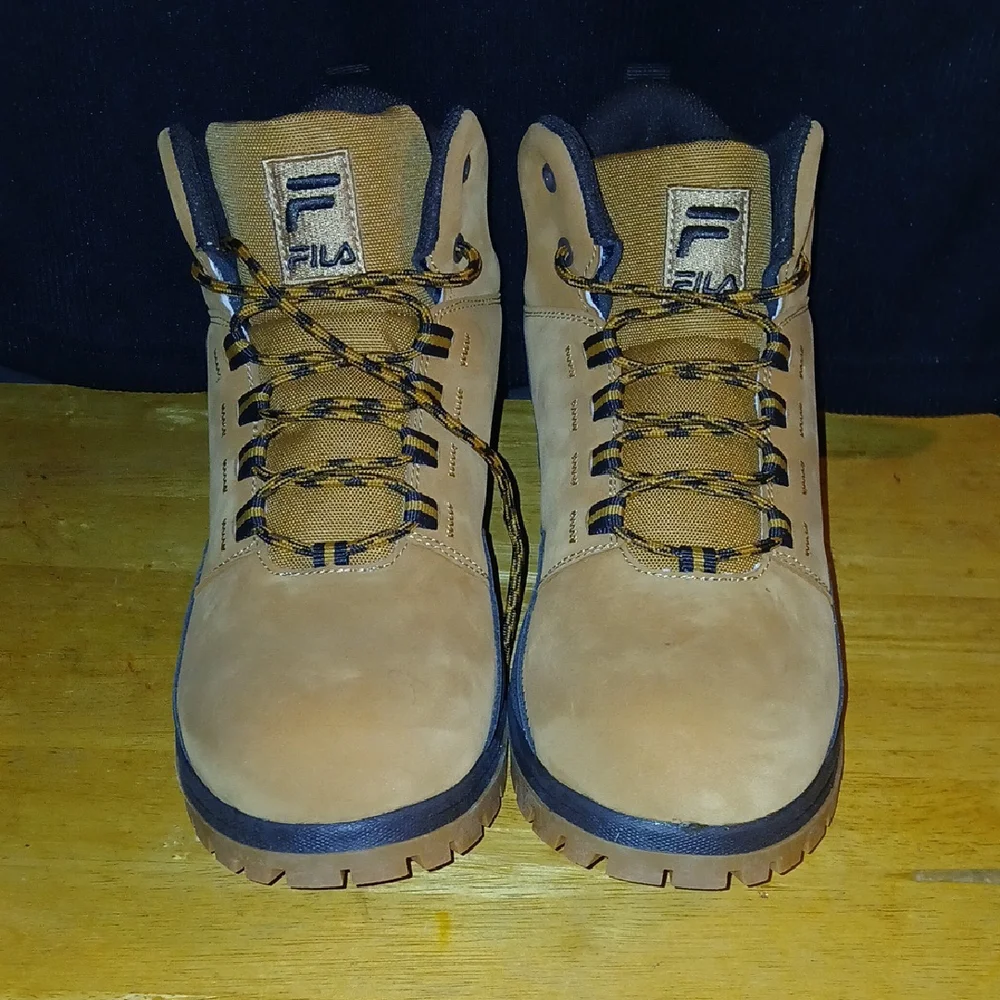 Filas Men's Tan and Black Hiking Boots
